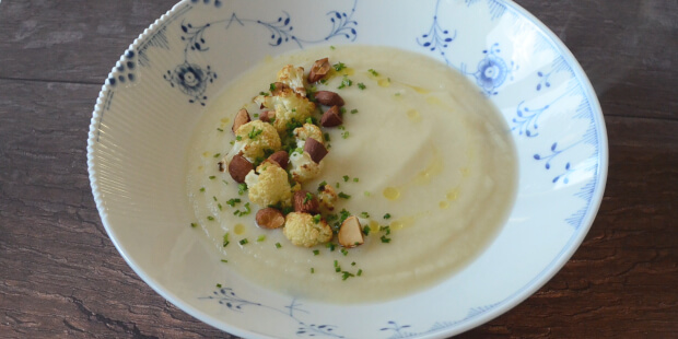 Sund blomkålssuppe lavet uden fløde.